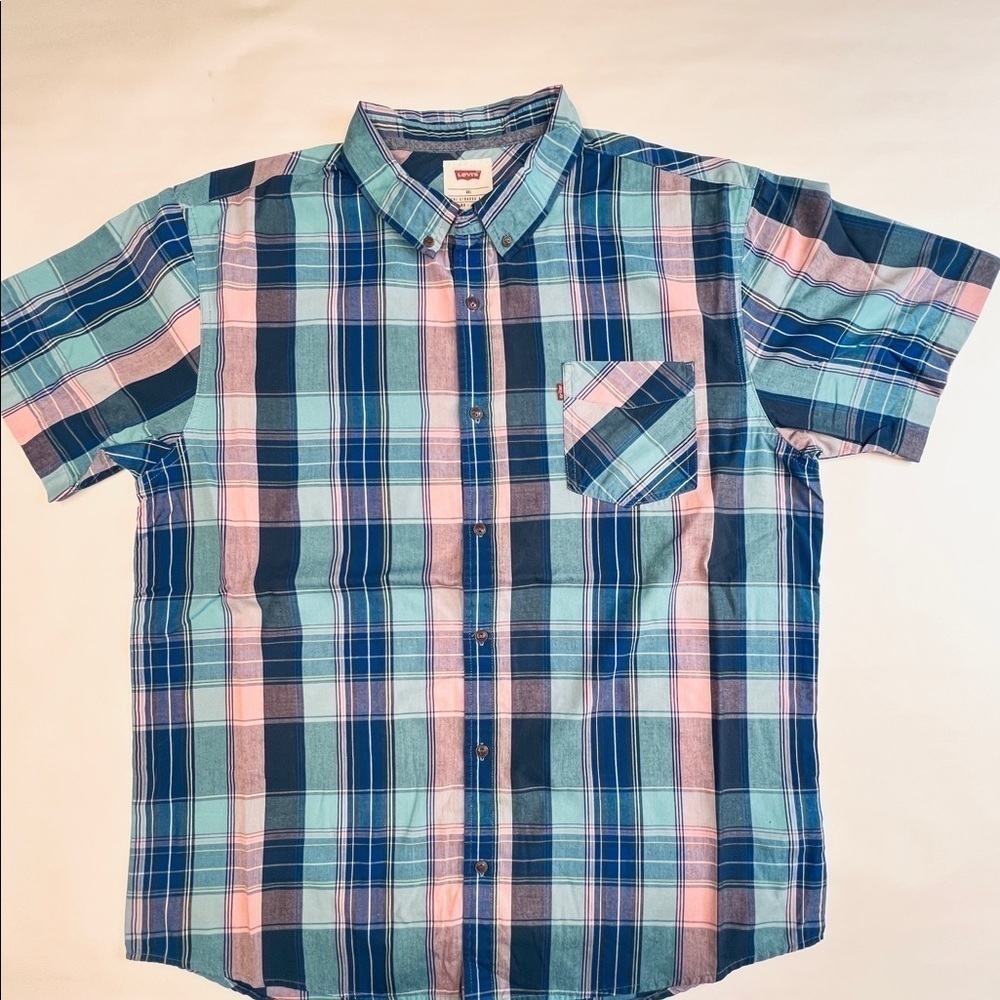 LEVIS Size XXL CASUAL BUTTON DOWN SHORT SLEEVE